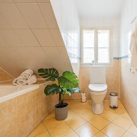 Old Town - Muurivahe *