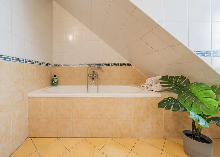 Old Town - Muurivahe *