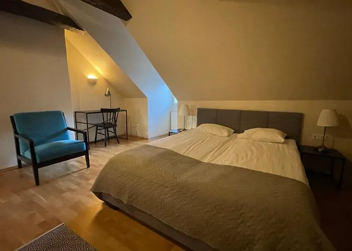 Old Town - Muurivahe Апартаменти Таллінн